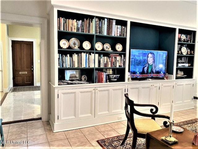 707 State St Unit 705, Natchez, MS 39120 - bar area with light tile patterned floors