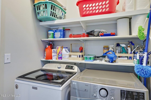 30 Charleston Cir, Brandon, MS 39047 - laundry area featuring washer and clothes dryer