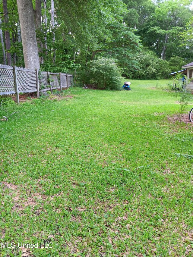 624 Summit St, Winona, MS 38967 - view of yard