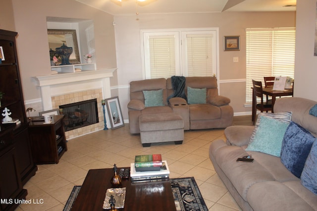 100 Roseleigh Cv, Batesville, MS 38606 - living area with a tile fireplace and light tile patterned floors
