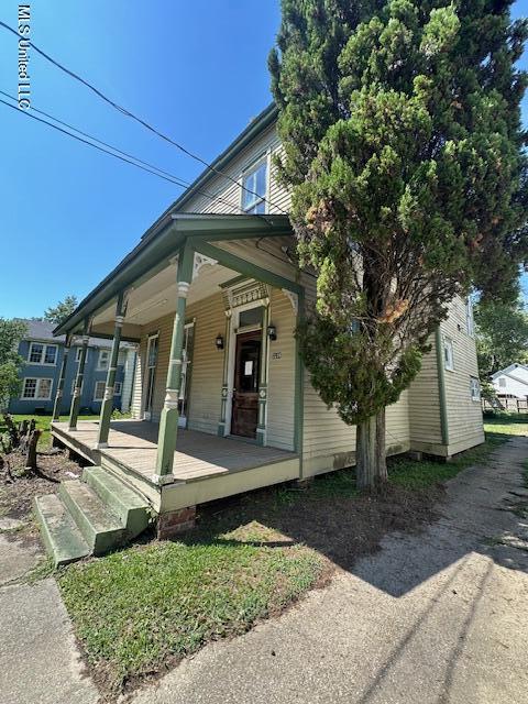2238 Cherry St, Vicksburg, MS 39180 - view of front of house featuring a porch