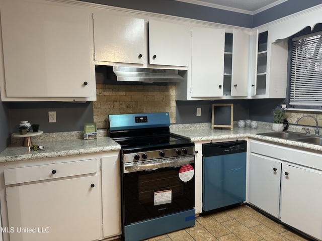 kitchen with sink, tasteful backsplash, crown molding, appliances with stainless steel finishes, and white cabinets