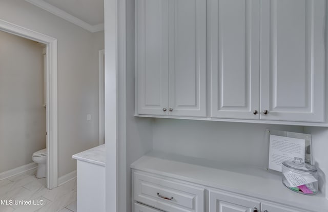 105 Longleaf Ln, Madison, MS 39110 - detailed view of ornamental molding and baseboards