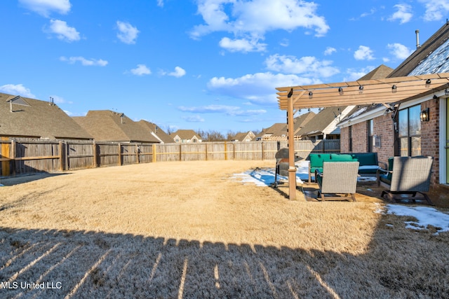 view of yard featuring an outdoor living space