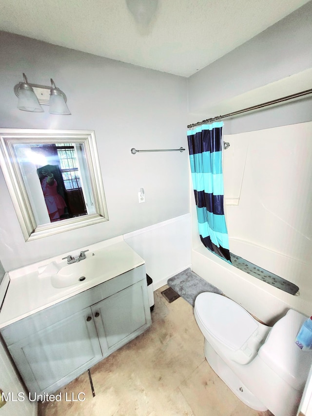 98 Danny Ln, Sardis, MS 38666 - full bathroom with toilet, vanity, and shower / bath combination with curtain