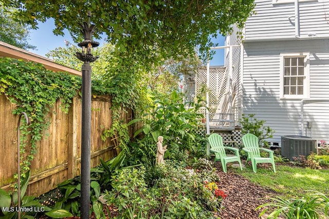 612 State St, Natchez, MS 39120 - view of yard featuring cooling unit