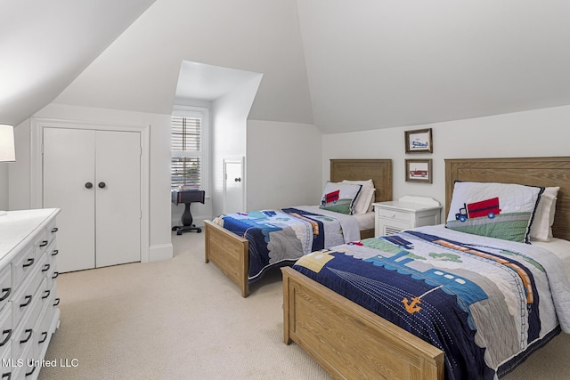 bedroom with light carpet and vaulted ceiling