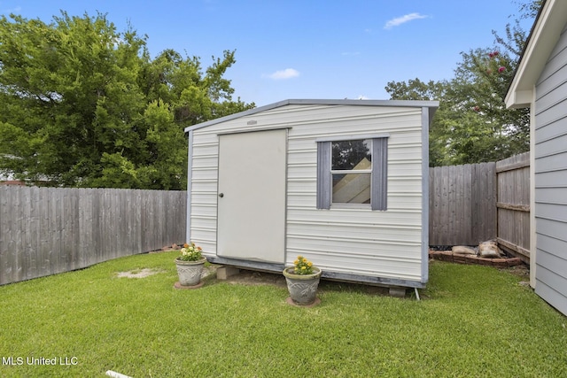 725 Bay Tree Dr, Flowood, MS 39232 - view of shed with a fenced backyard