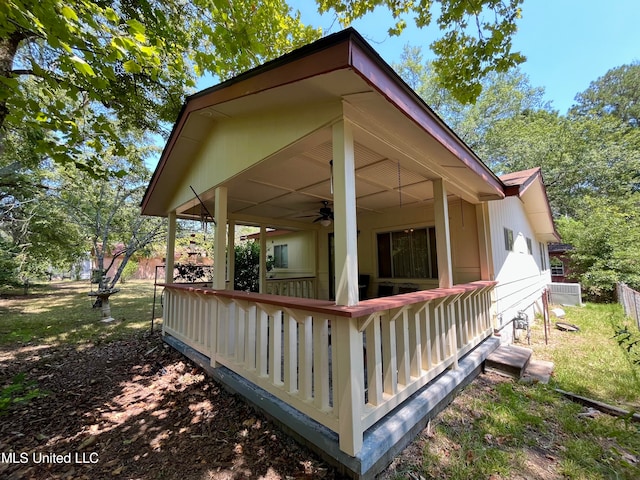 deck featuring ceiling fan