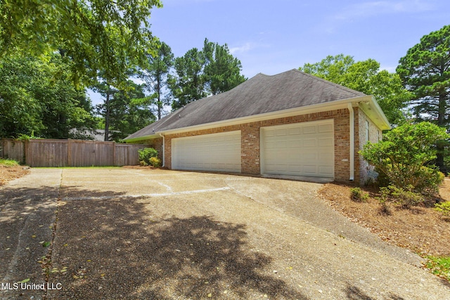 141 Whisper Lake Blvd, Madison, MS 39110 - garage with concrete driveway