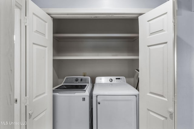 107 Lakepointe Dr, Madison, MS 39110 - laundry area with washing machine and clothes dryer