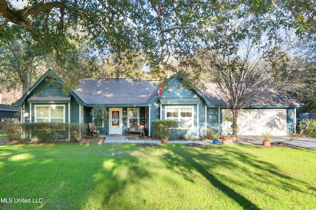 view of front of house with a front yard