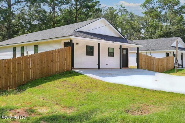 713 Cypress Ln Unit A & B, Picayune, MS 39466 - view of front facade with a front yard