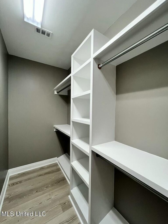 113 River Bend Ave, Vidalia, LA 71373 - walk in closet featuring light wood-type flooring and visible vents