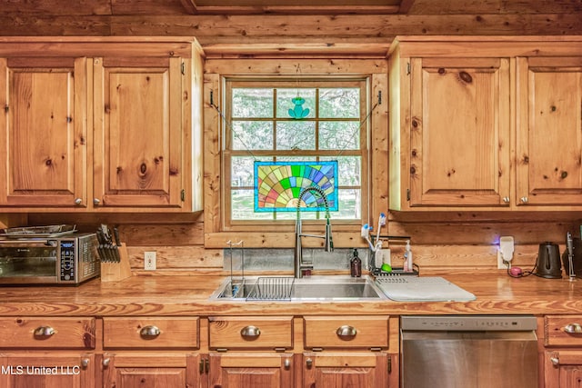 106 Mcwilliams Dr, Terry, MS 39170 - kitchen with stainless steel dishwasher and a sink
