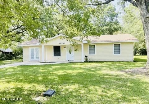 3908 Wildwood Rd, Moss Point, MS 39562 - single story home featuring french doors and a front lawn