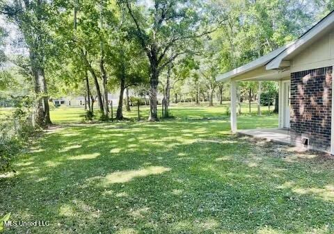 3908 Wildwood Rd, Moss Point, MS 39562 - view of grassy yard