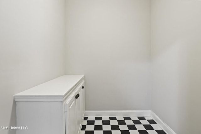 191 N Brandon Blvd, Brandon, MS 39042 - laundry room with dark floors and baseboards