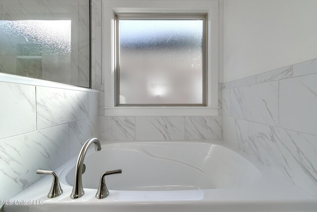 614 Cobalt Way, Brandon, MS 39042 - bathroom featuring a bathing tub