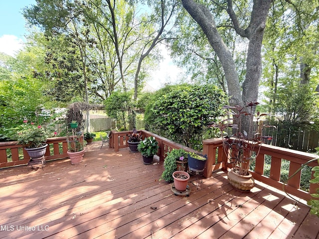 26 Woodgate Dr, Brandon, MS 39042 - wooden deck with a fenced backyard