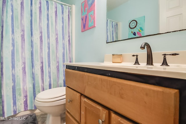 152 Sycamore Dr, Pass Christian, MS 39571 - bathroom with vanity, toilet, and curtained shower