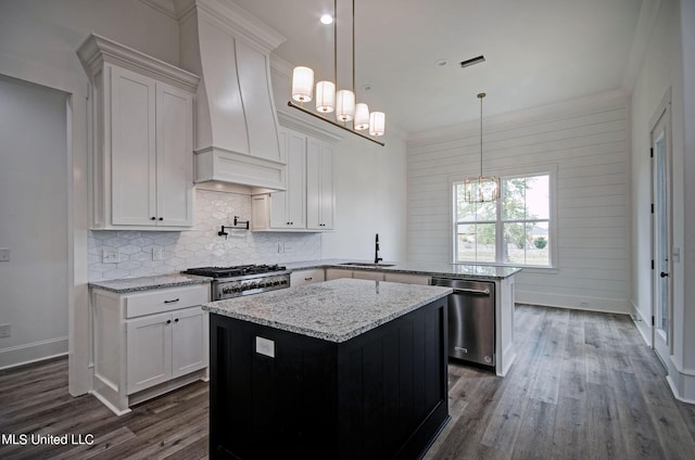 100 Grayson Way, Madison, MS 39110 - kitchen featuring a sink, dishwasher, custom exhaust hood, a peninsula, and a notable chandelier
