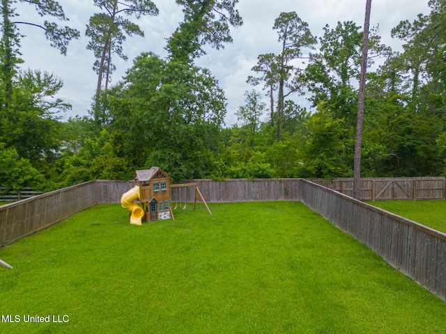 3927 Washington Ave, Gulfport, MS 39507 - view of yard featuring a playground
