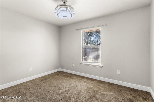 view of carpeted spare room