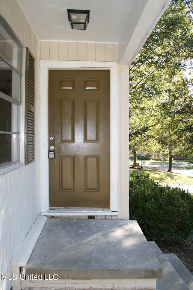 view of property entrance