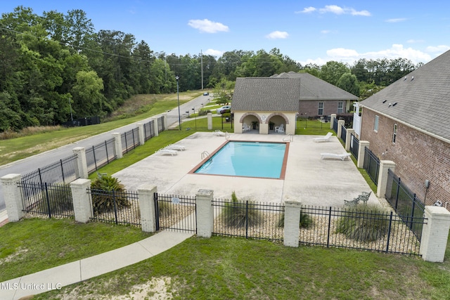 23 Callaway Ct, Hattiesburg, MS 39402 - community pool with a patio area