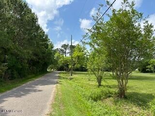 Listing photo 3 for Lorraine Cir, Biloxi MS 39532