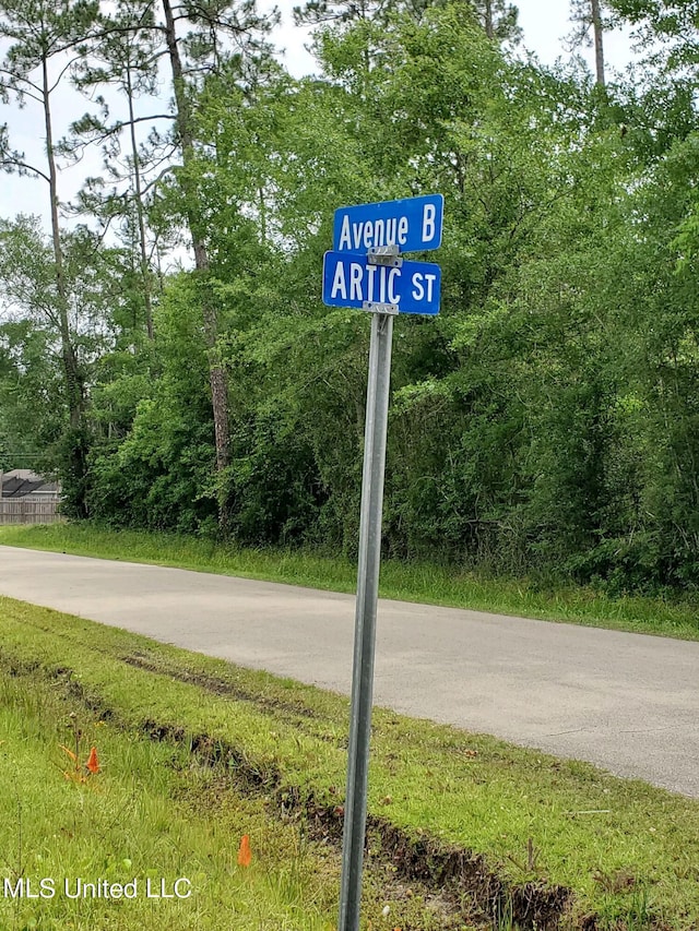 4163 Artic St, Waveland, MS 39576