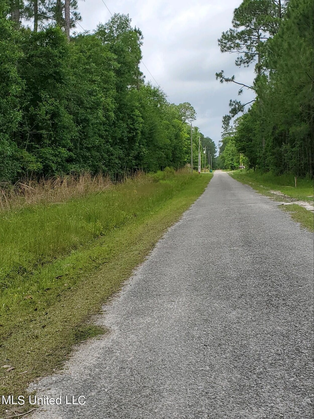 4163 Artic St, Waveland, MS 39576