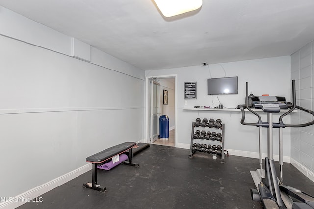 2421 Beachview Dr Unit F16, Ocean Springs, MS 39564 - workout area featuring baseboards