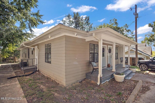 view of front of home featuring a porch