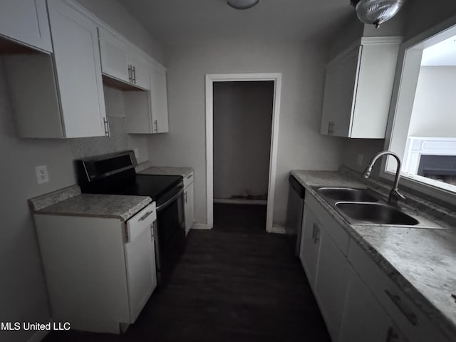 111B N Bent Creek Cir, Brandon, MS 39047 - kitchen featuring a sink, appliances with stainless steel finishes, light countertops, and white cabinets