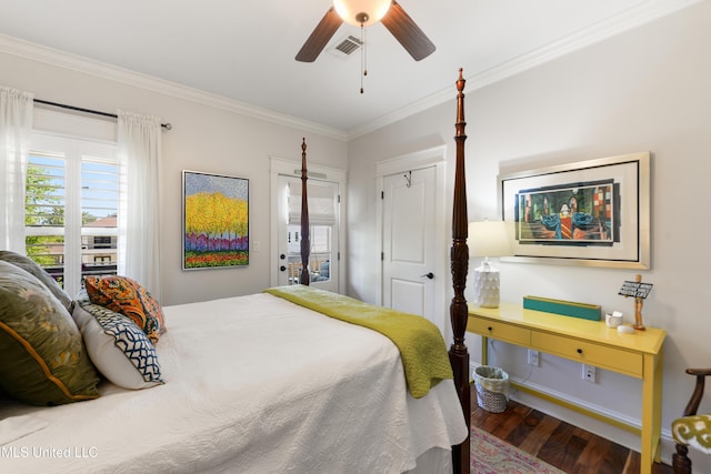bedroom featuring wood finished floors, ornamental molding, multiple windows, ceiling fan, and baseboards