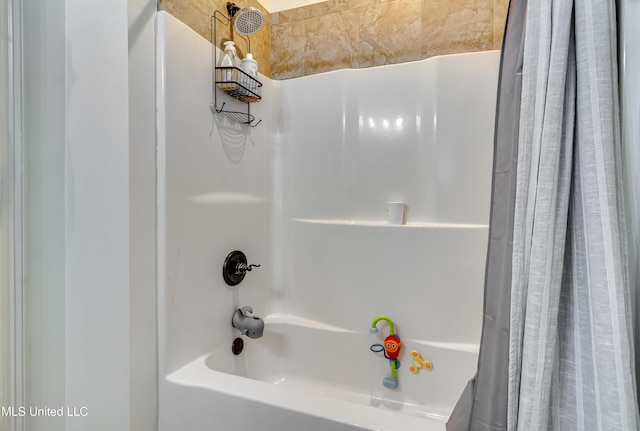 513 Willow Valley Cir, Brandon, MS 39047 - full bath featuring shower / bathtub combination with curtain
