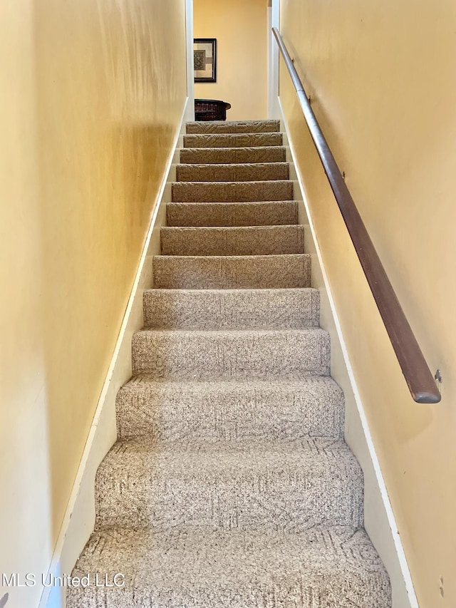 302 Mulberry Ln, Quitman, MS 39355 - view of stairway