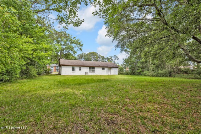 2713 Brazil St, Pascagoula, MS 39581 - view of yard