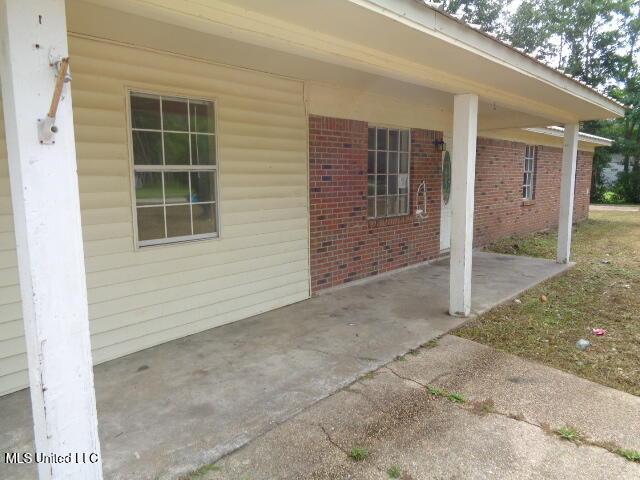 6301 Pioneer Trl, Moss Point, MS 39562 - view of patio / terrace
