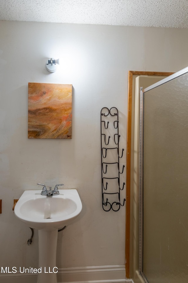 211 Traceway Dr, Natchez, MS 39120 - bathroom featuring a stall shower
