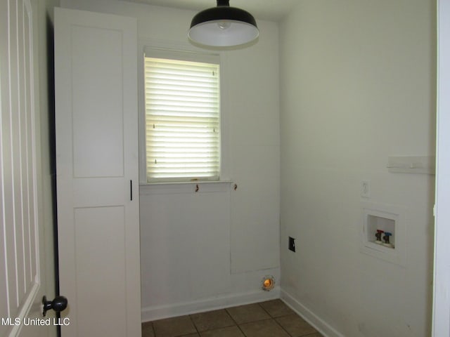 3542 Marcia Louise Dr, Southaven, MS 38672 - laundry area featuring electric dryer hookup, washer hookup, and tile patterned flooring