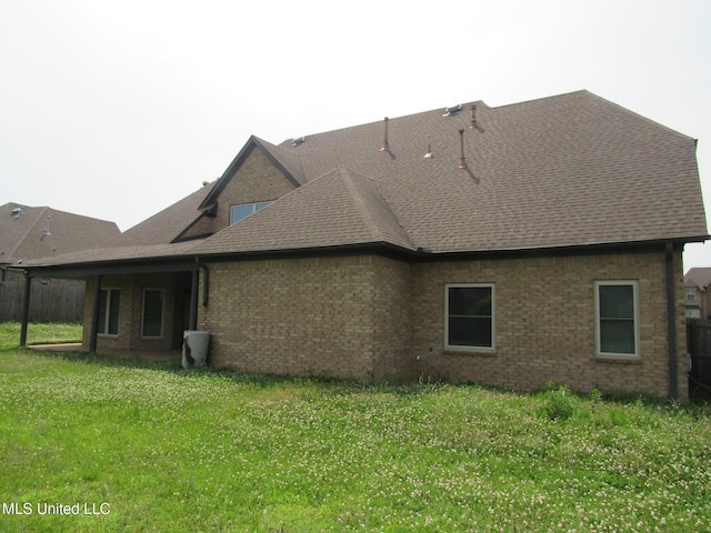 3542 Marcia Louise Dr, Southaven, MS 38672 - rear view of property with brick siding and a shingled roof