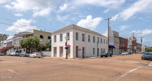 433 Main St, Natchez, MS 39120 - view of property featuring a residential view