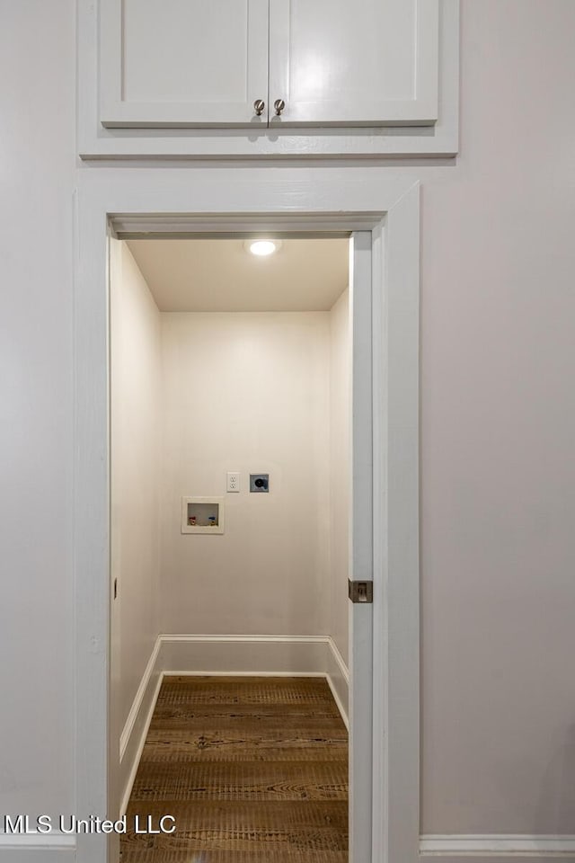 433 Main St, Natchez, MS 39120 - washroom with electric dryer hookup, washer hookup, and wood finished floors