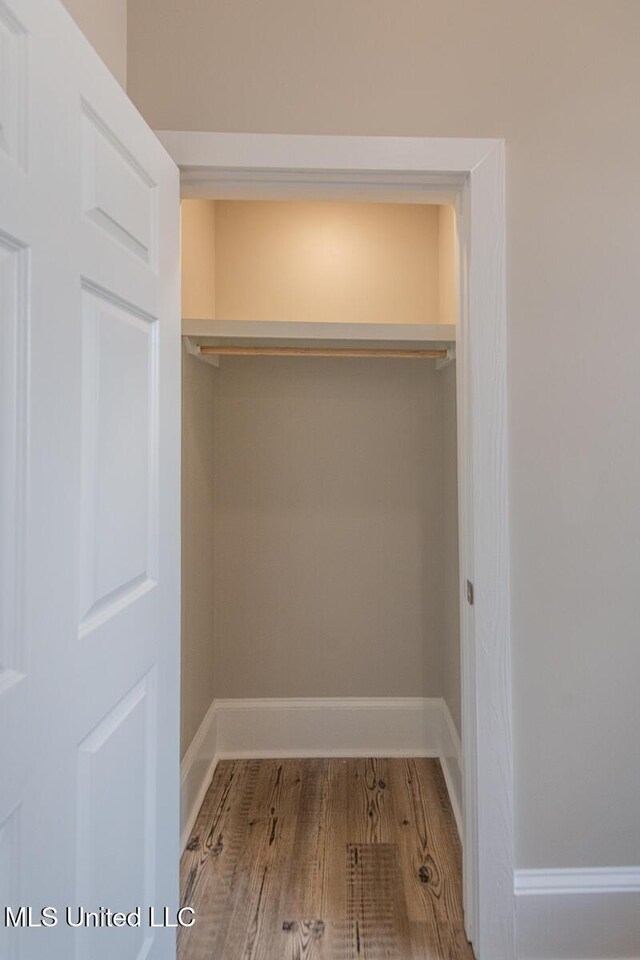 433 Main St, Natchez, MS 39120 - view of closet