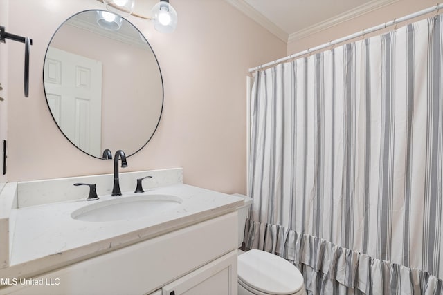 190 Briarwood Dr, Holly Springs, MS 38635 - bathroom with crown molding, toilet, vanity, and curtained shower