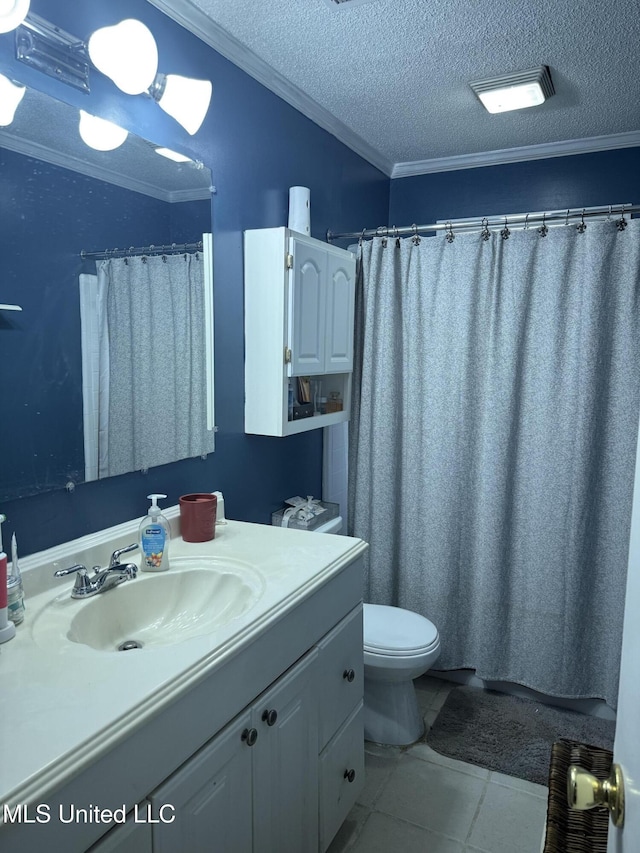 8528 E Cedar Cir, Southaven, MS 38671 - bathroom featuring vanity, ornamental molding, tile patterned flooring, a textured ceiling, and curtained shower