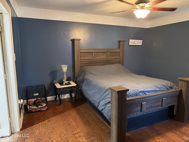8528 E Cedar Cir, Southaven, MS 38671 - bedroom featuring wood finished floors, ornamental molding, and ceiling fan